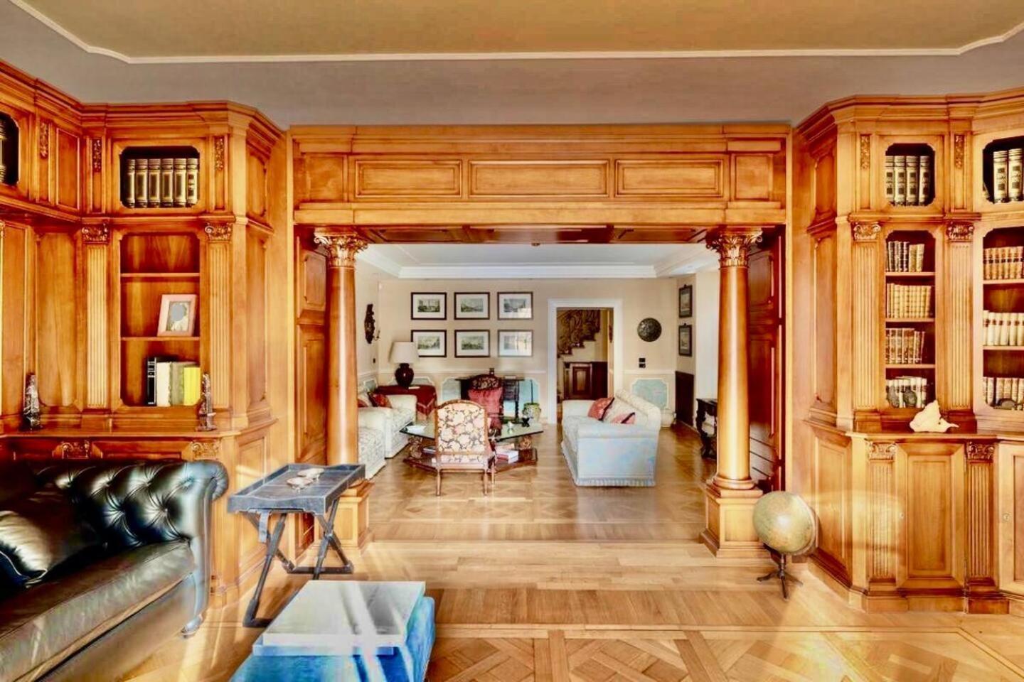 Luxury House With Private Garden Holiday home