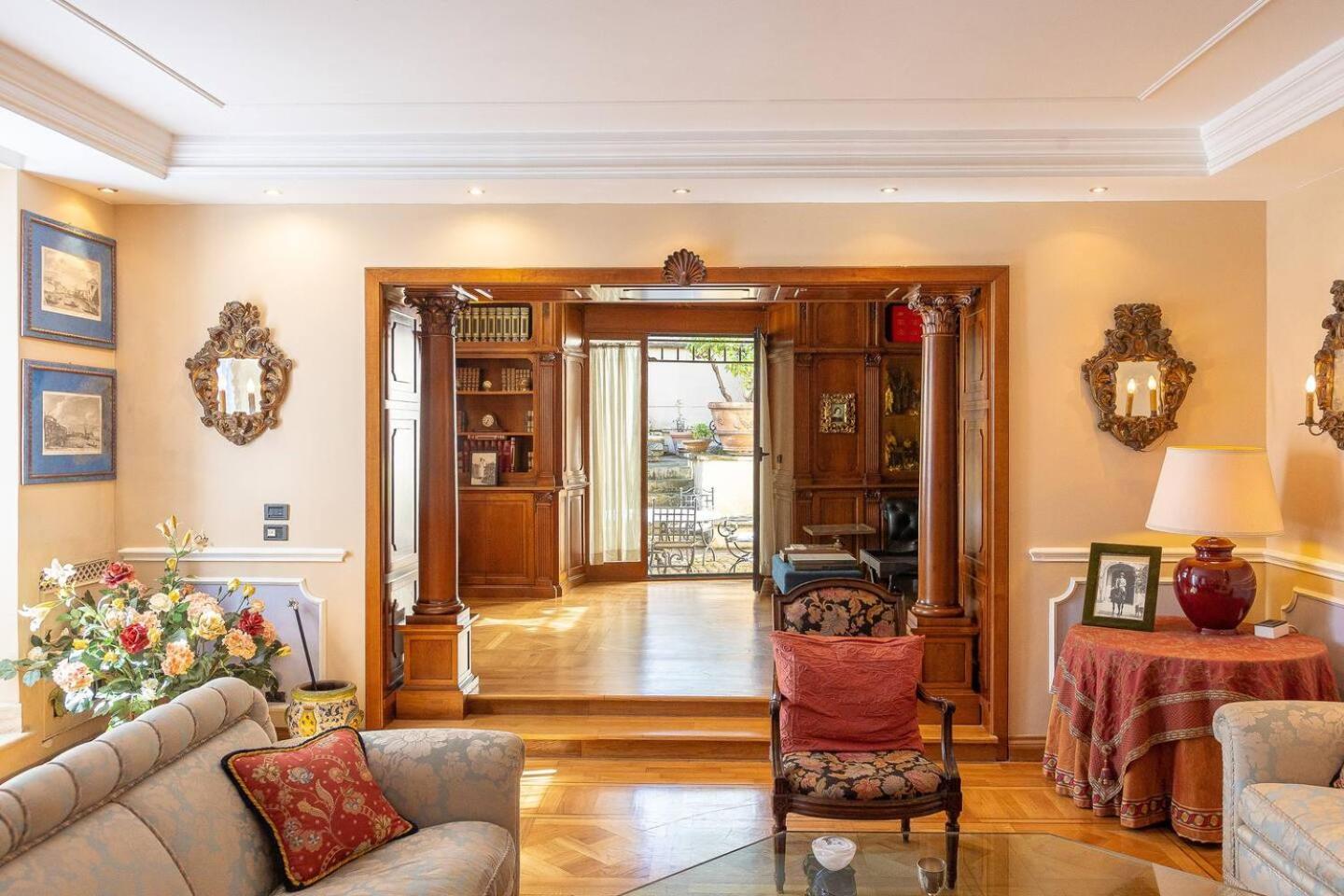 Luxury House With Private Garden Holiday home Rome