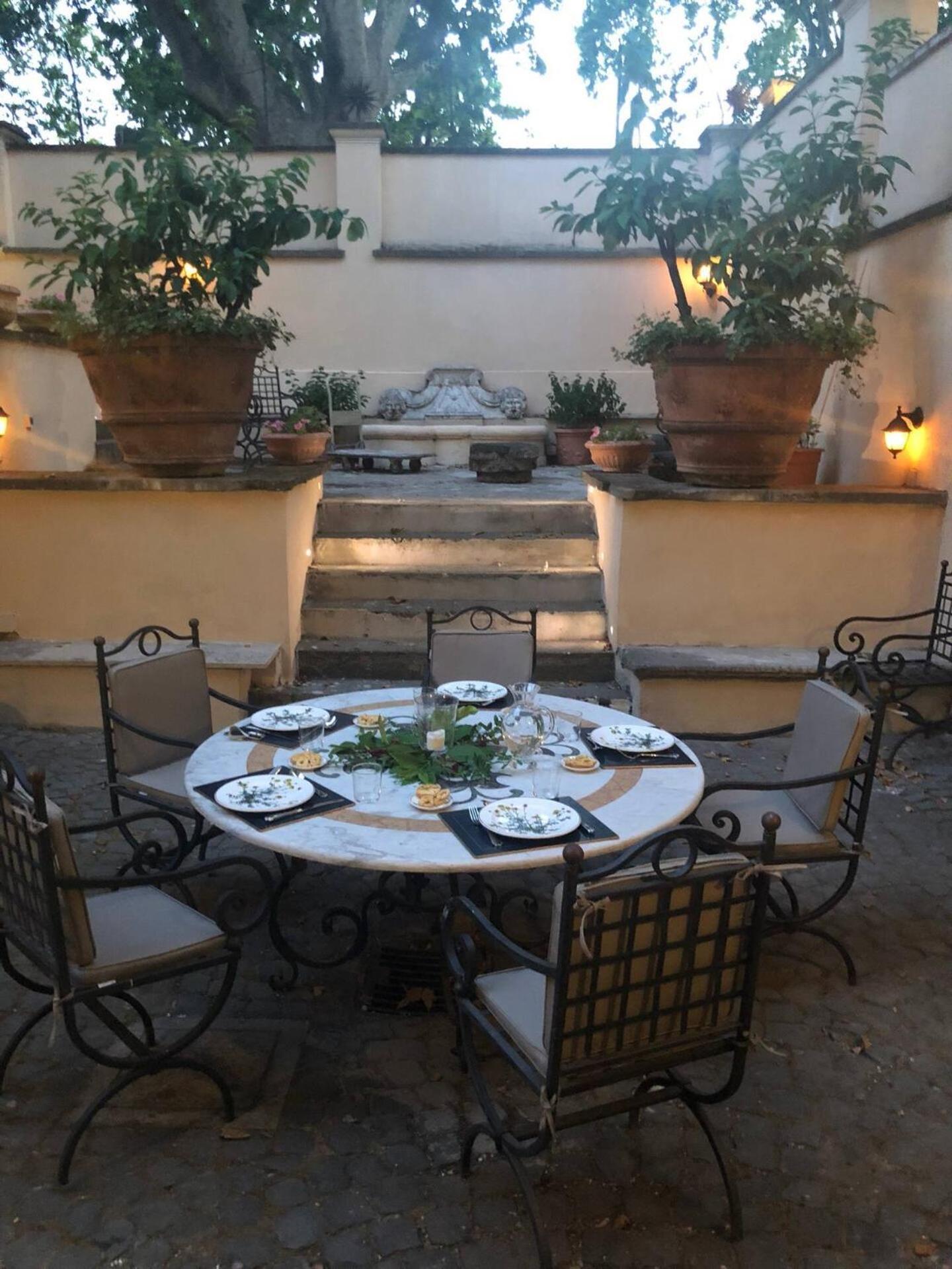 Luxury House With Private Garden Rome