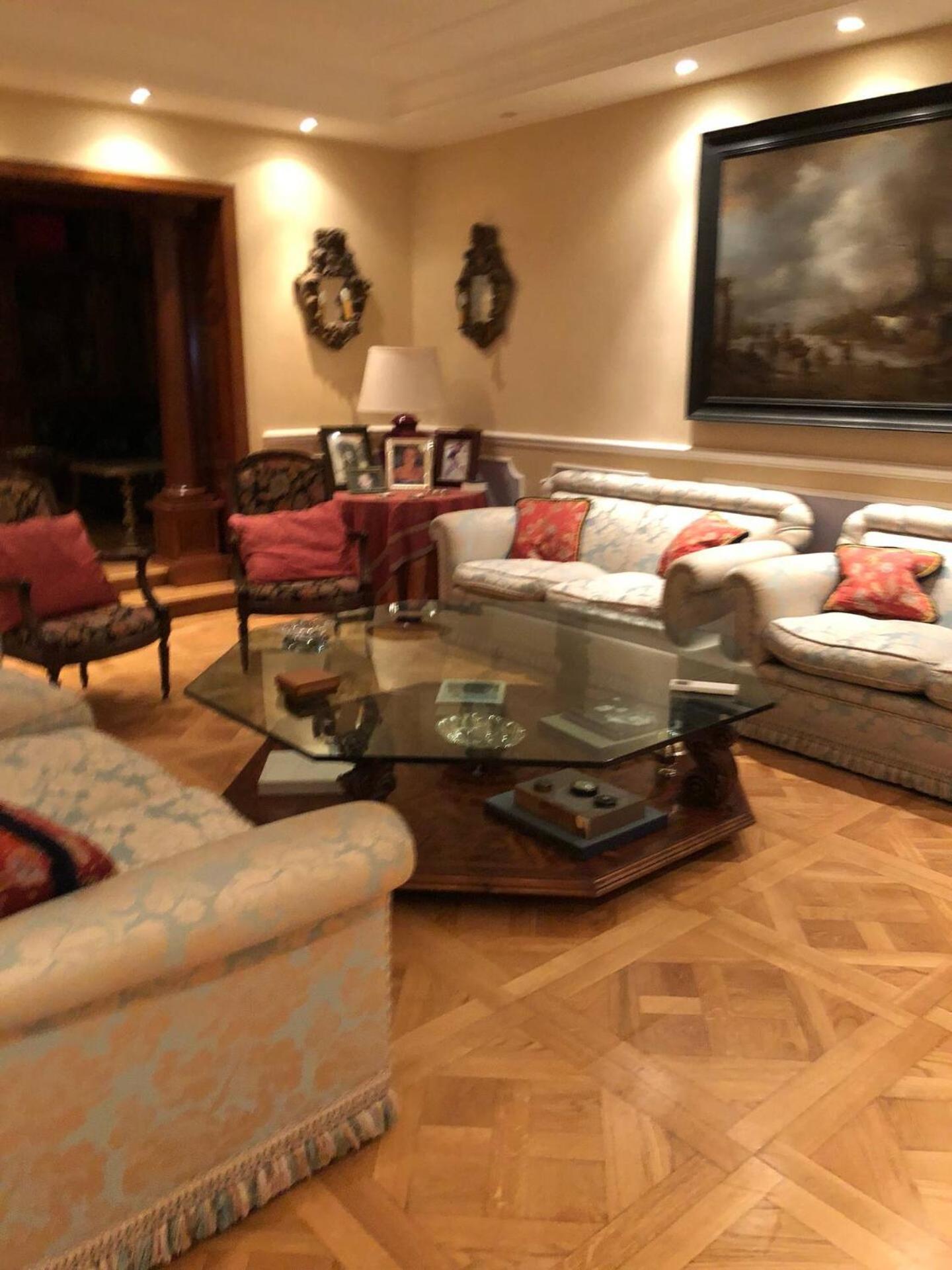 Holiday home Luxury House With Private Garden