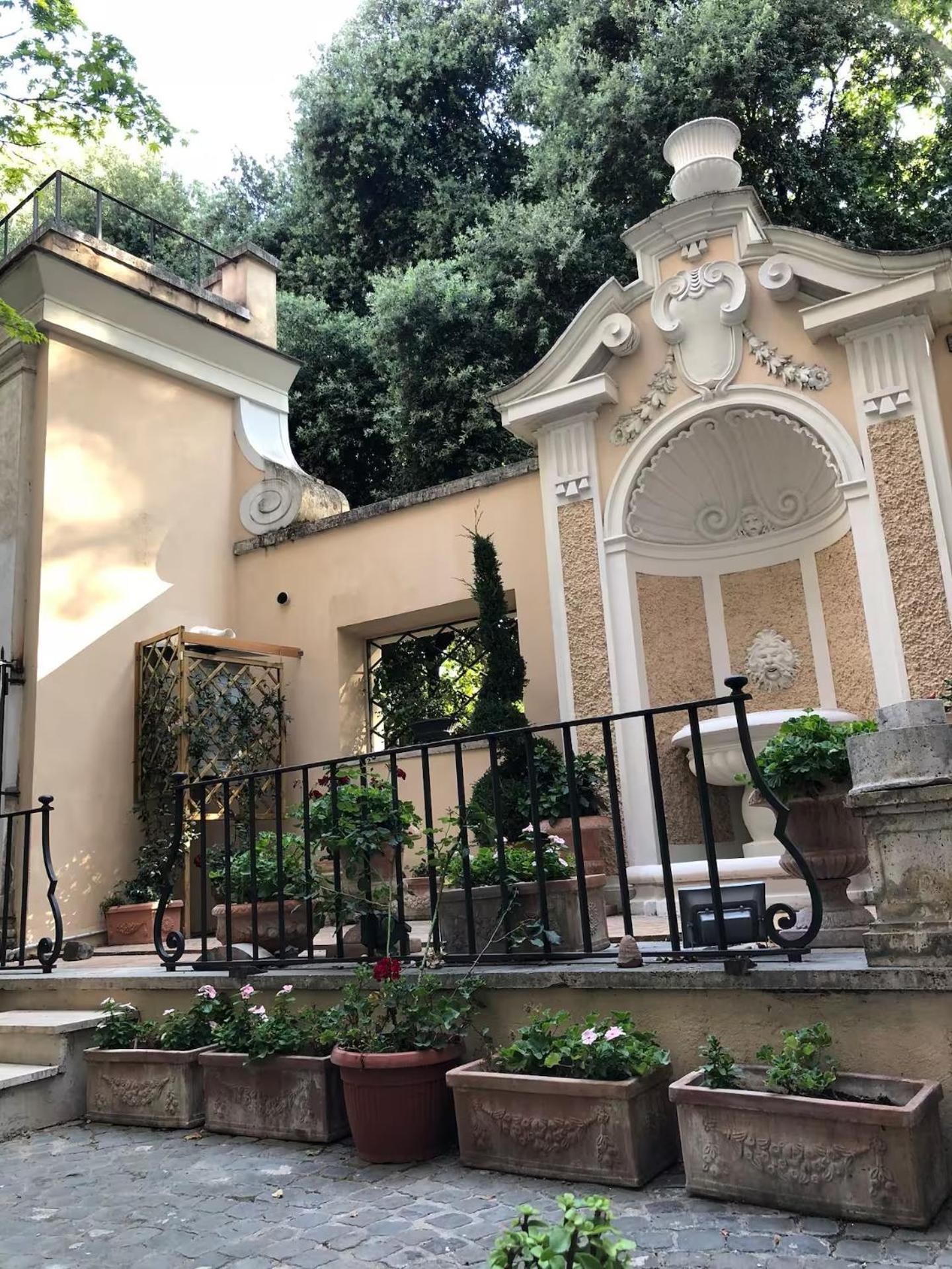 Luxury House With Private Garden Holiday home *