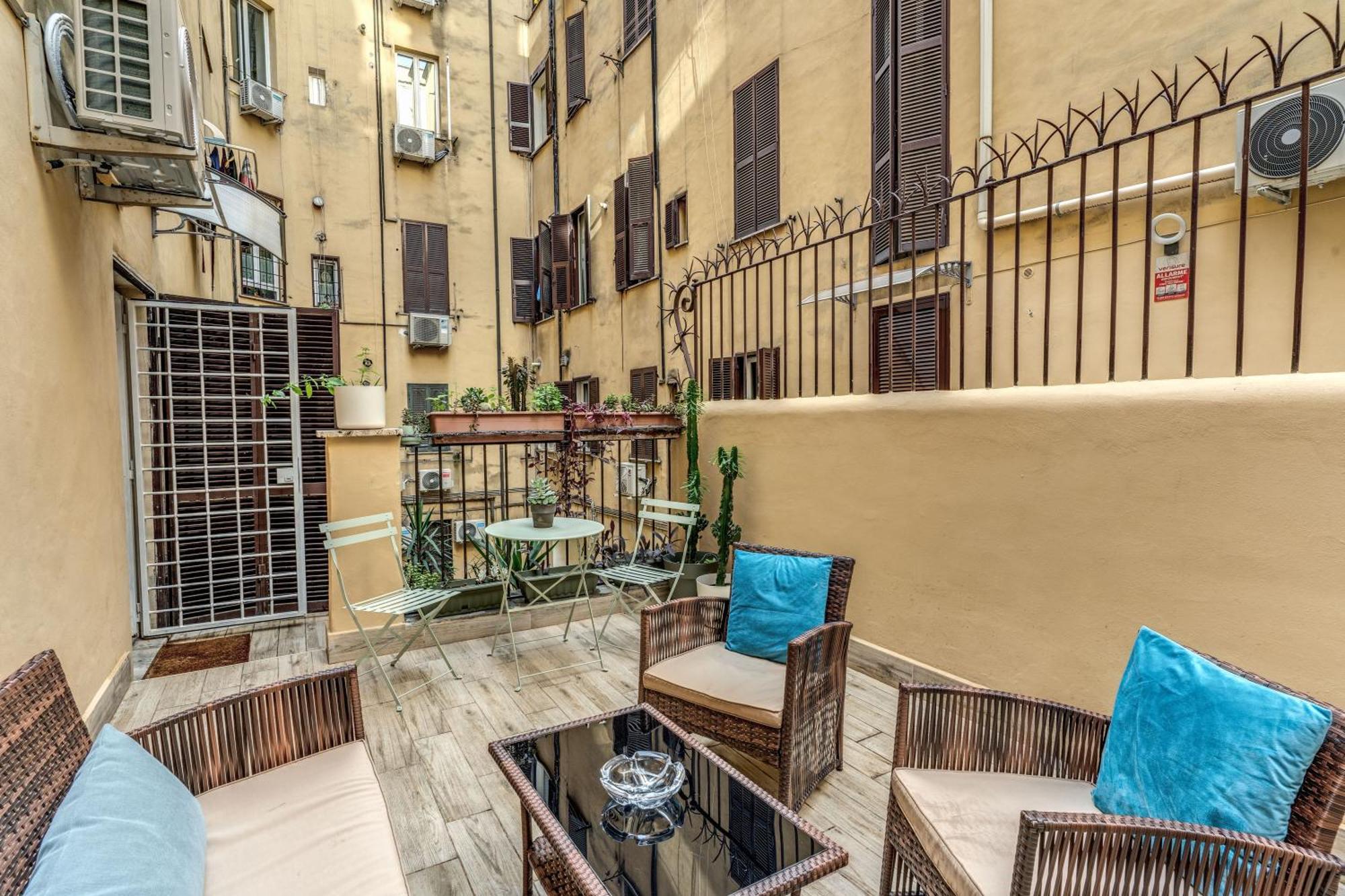 Kira Luxury With Terrace Apartment Rom
