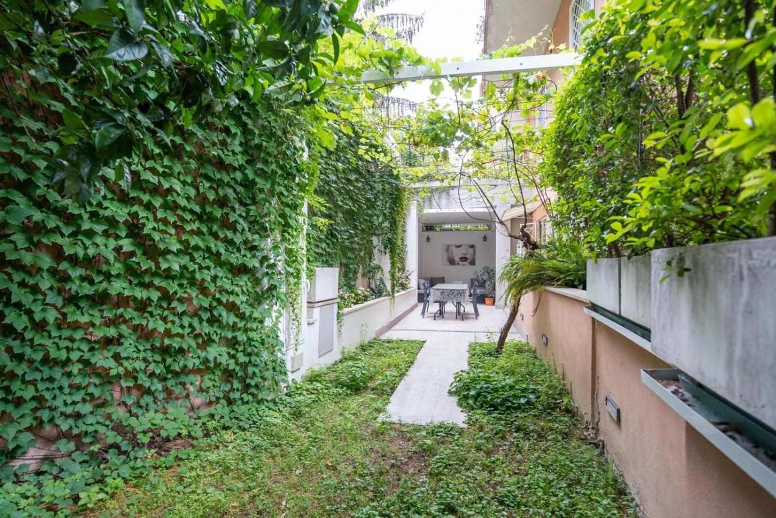 Vatican Historic Center -luxury Flat With Garden And Private Parking Appartamento *