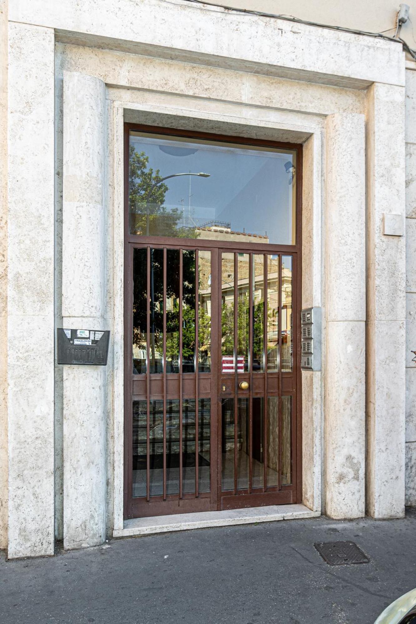 New Luxury-on-budget Appartamento *