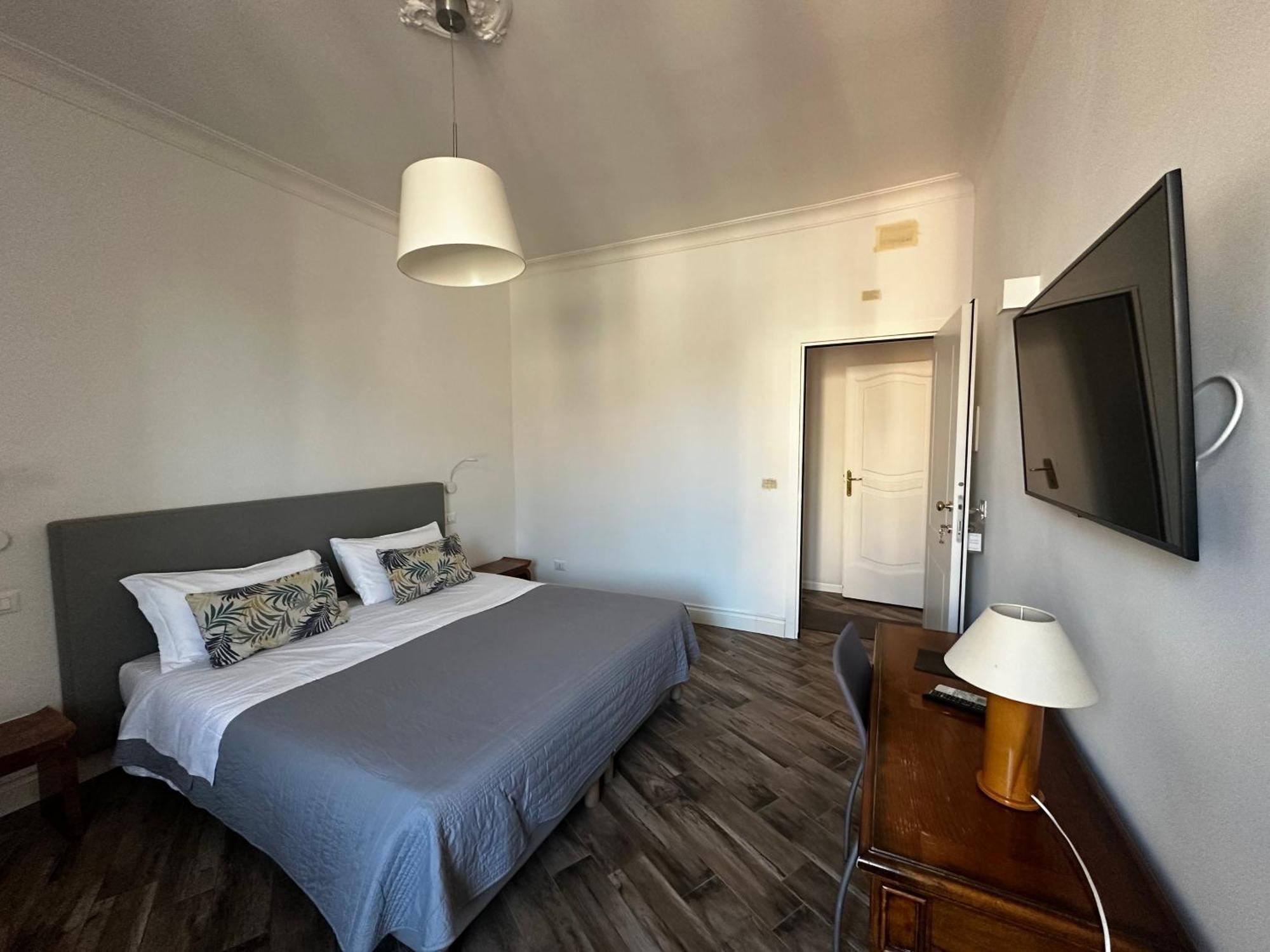 Comfort Astoria Palace Bed & Breakfast 3*