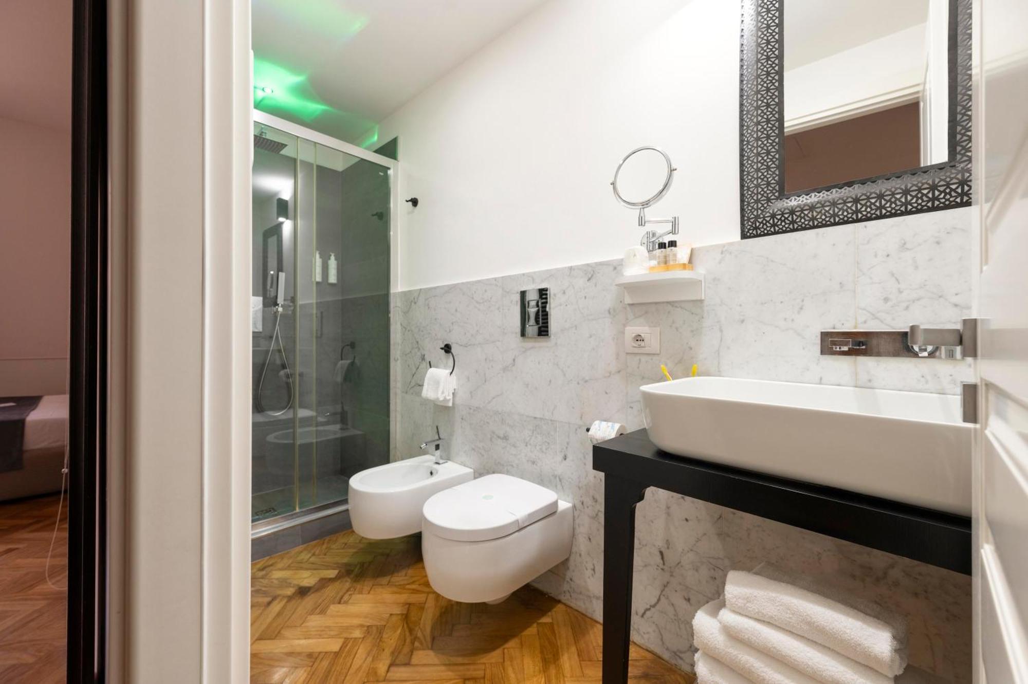 Vanity Navona Rom