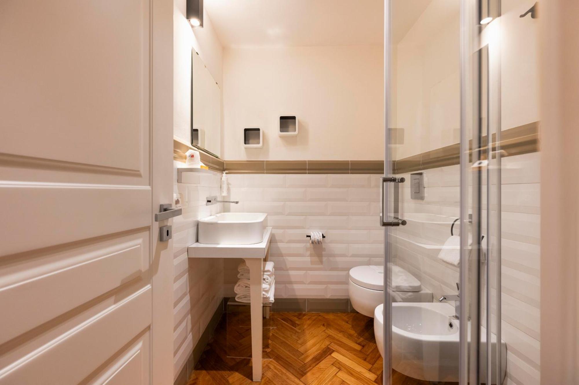 Vanity Navona Rom