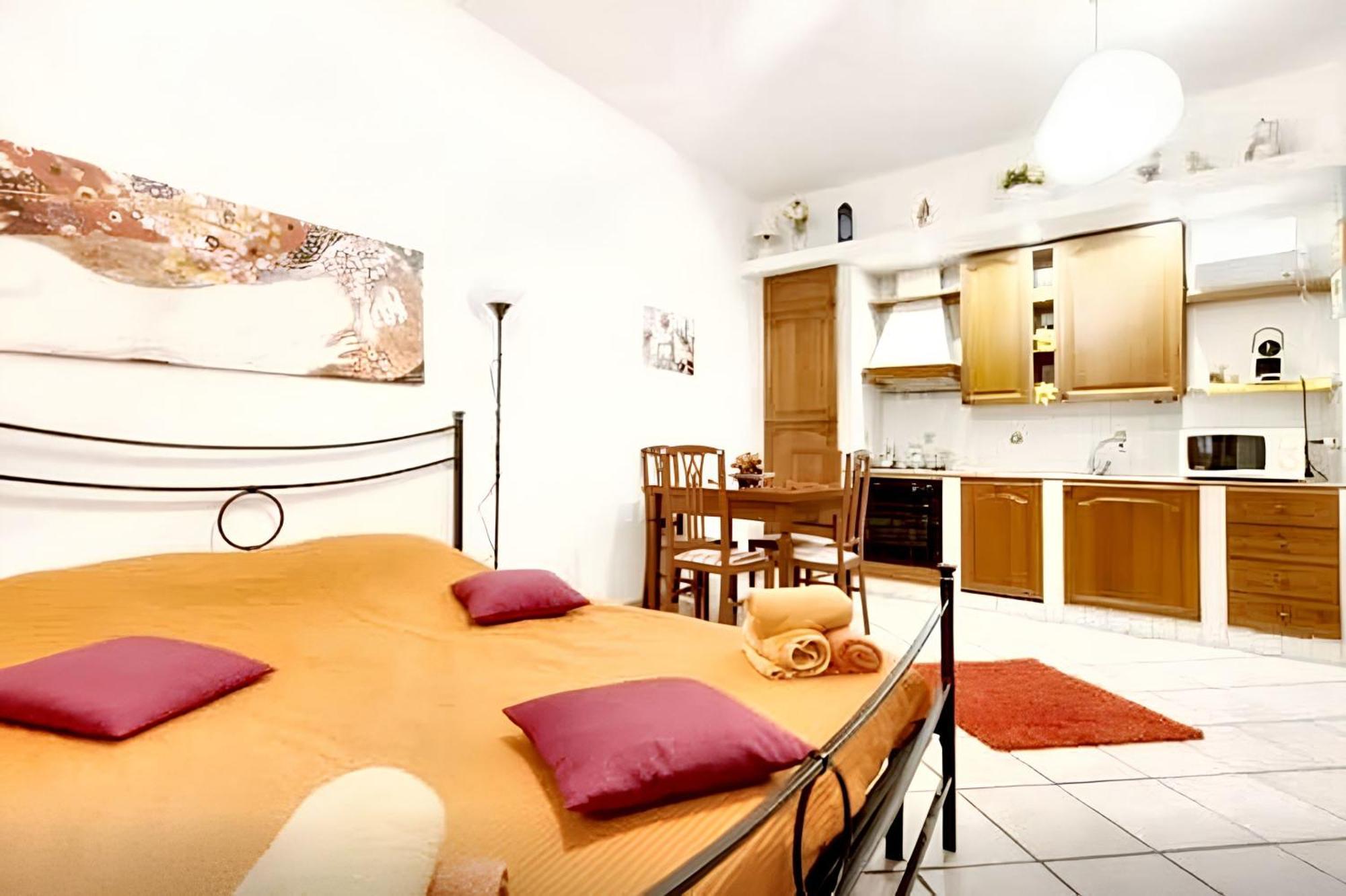 Elegant In Near Historic Centre 402 M² Parking Included Roma