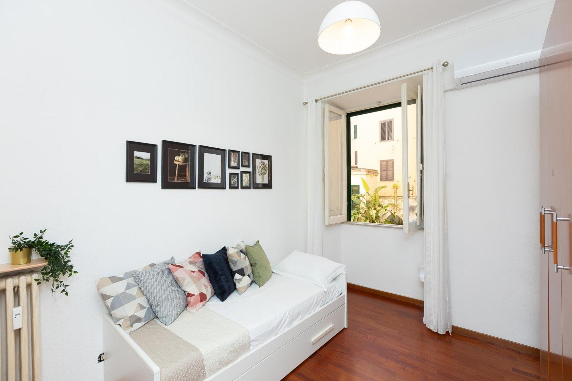 Faleria Second By In Roma
