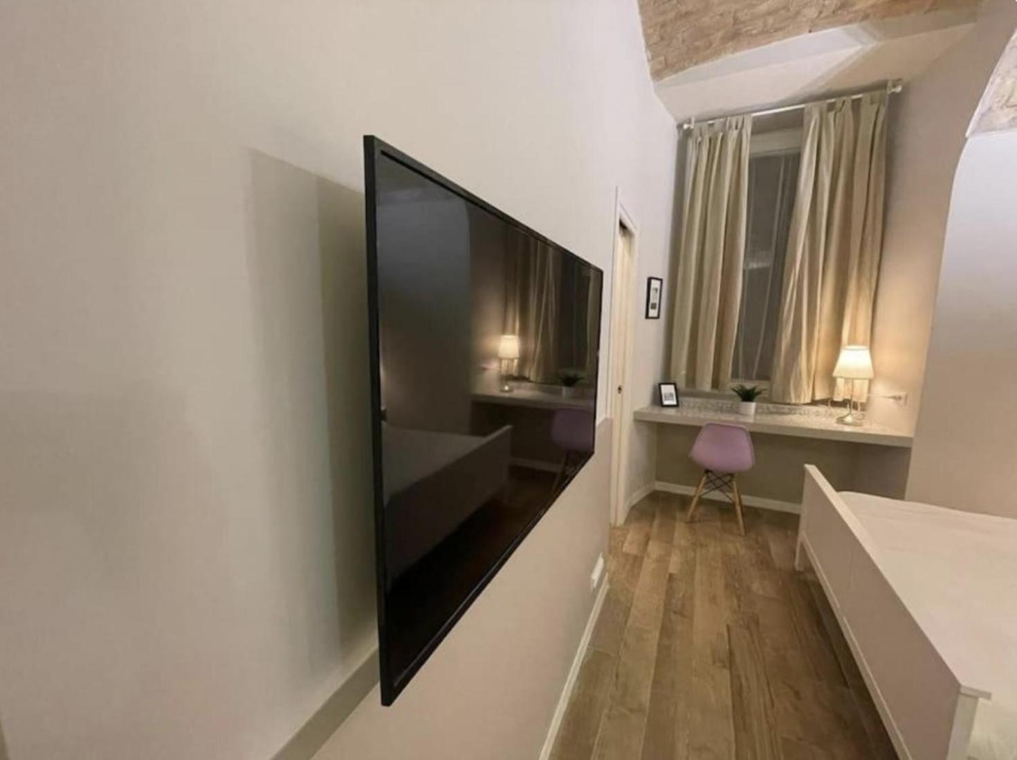 Leilighet New-big Honey Colosseum 4bdr + 2sofa Bed A/c Roma