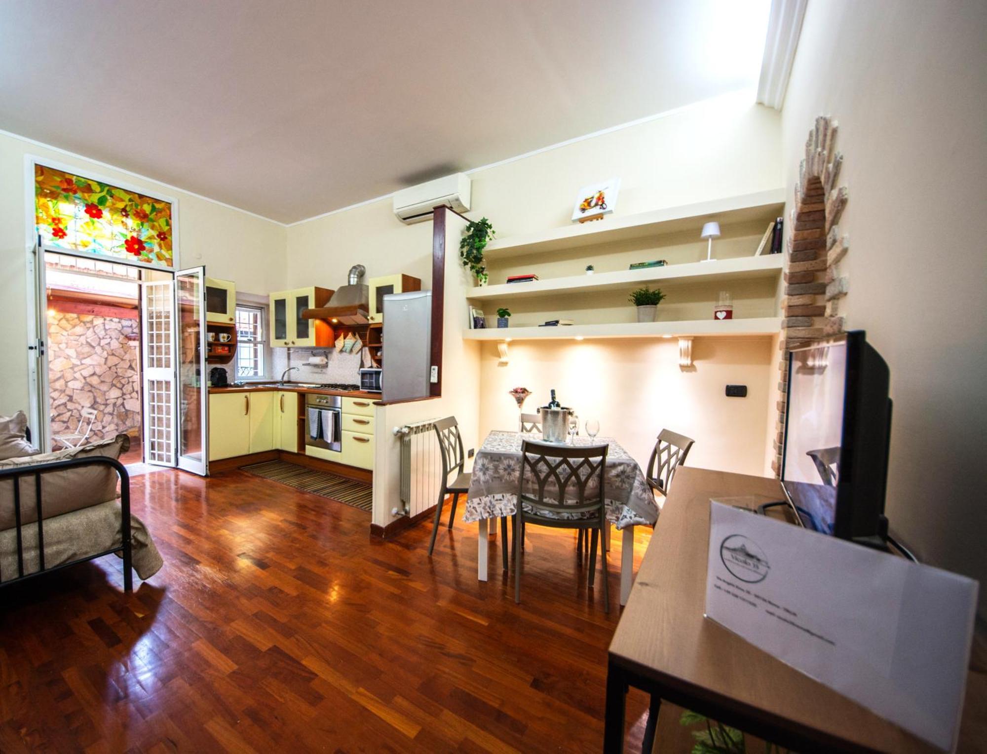 Vicolo 35 * Roma