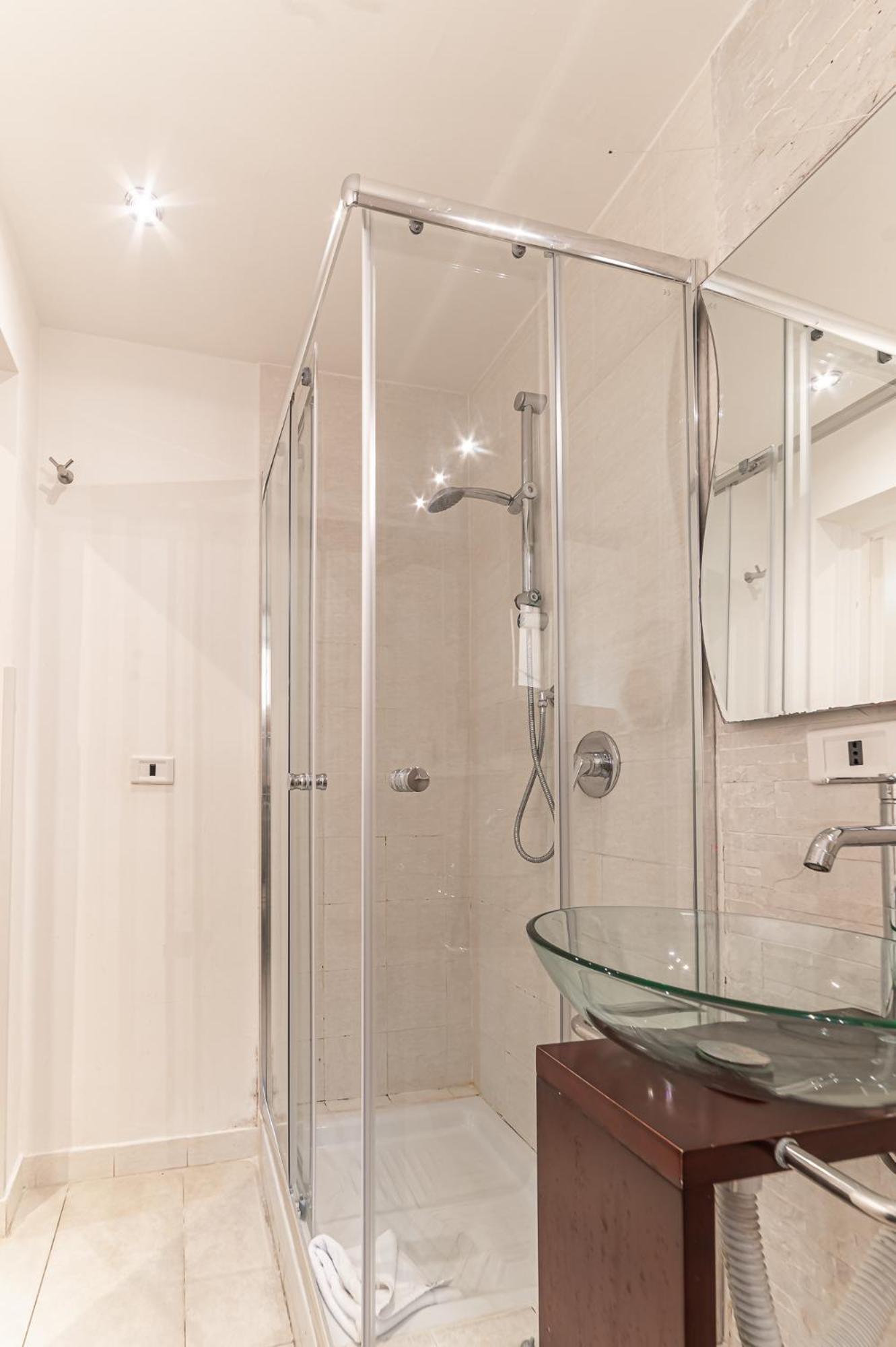 Guest house Cristel - Termini Train Station Rome