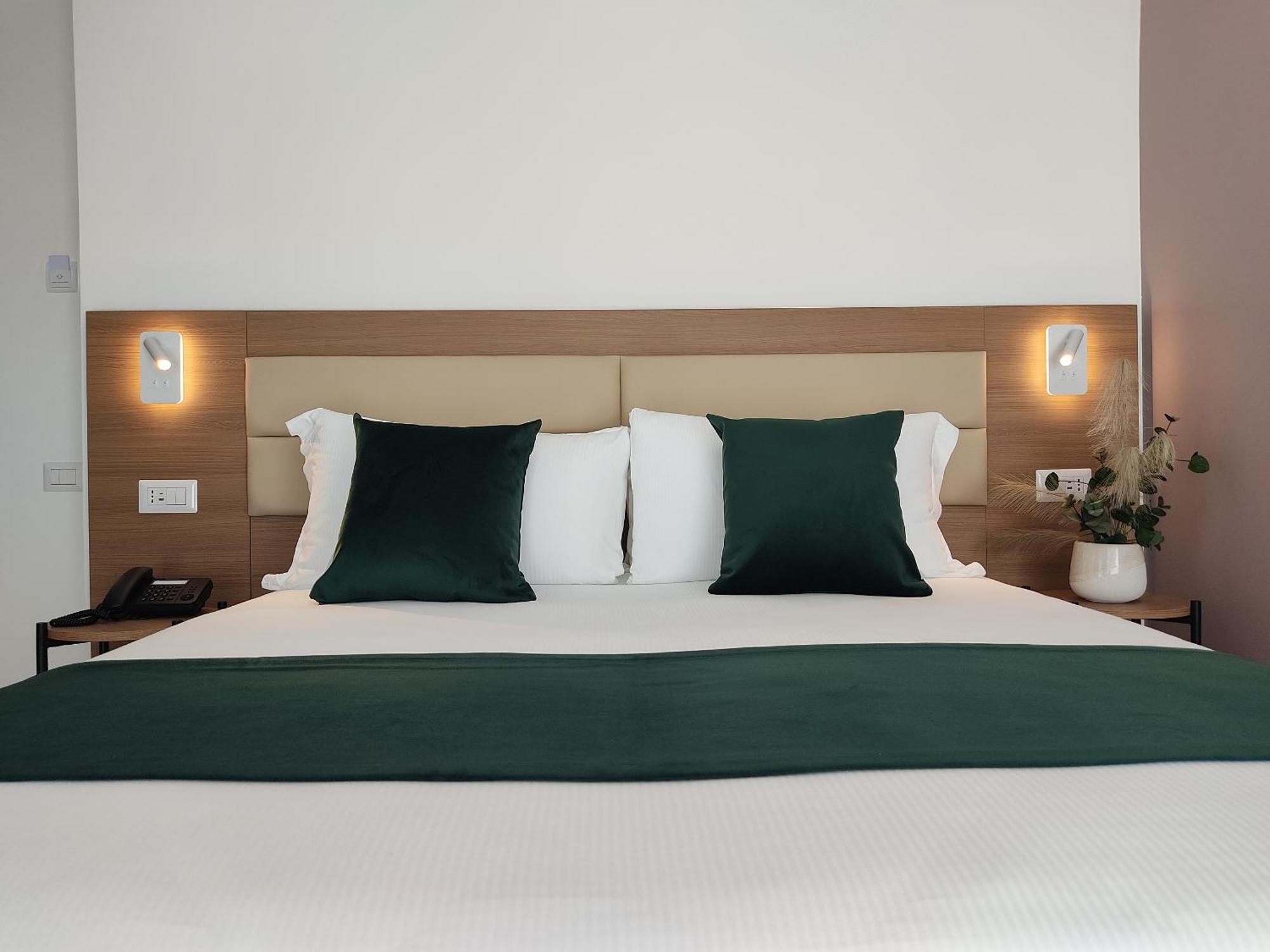 Massimi Garden Hotel