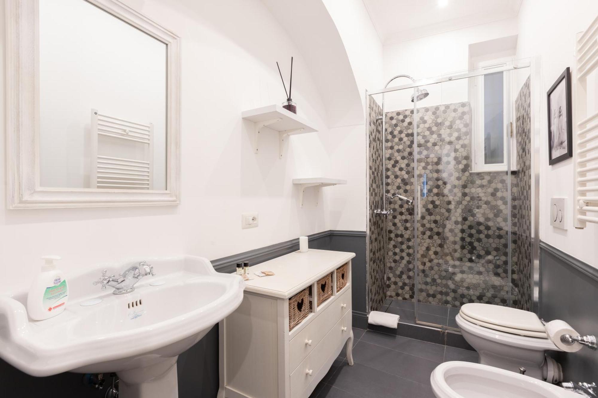 Modern And Bright Flat - Center *