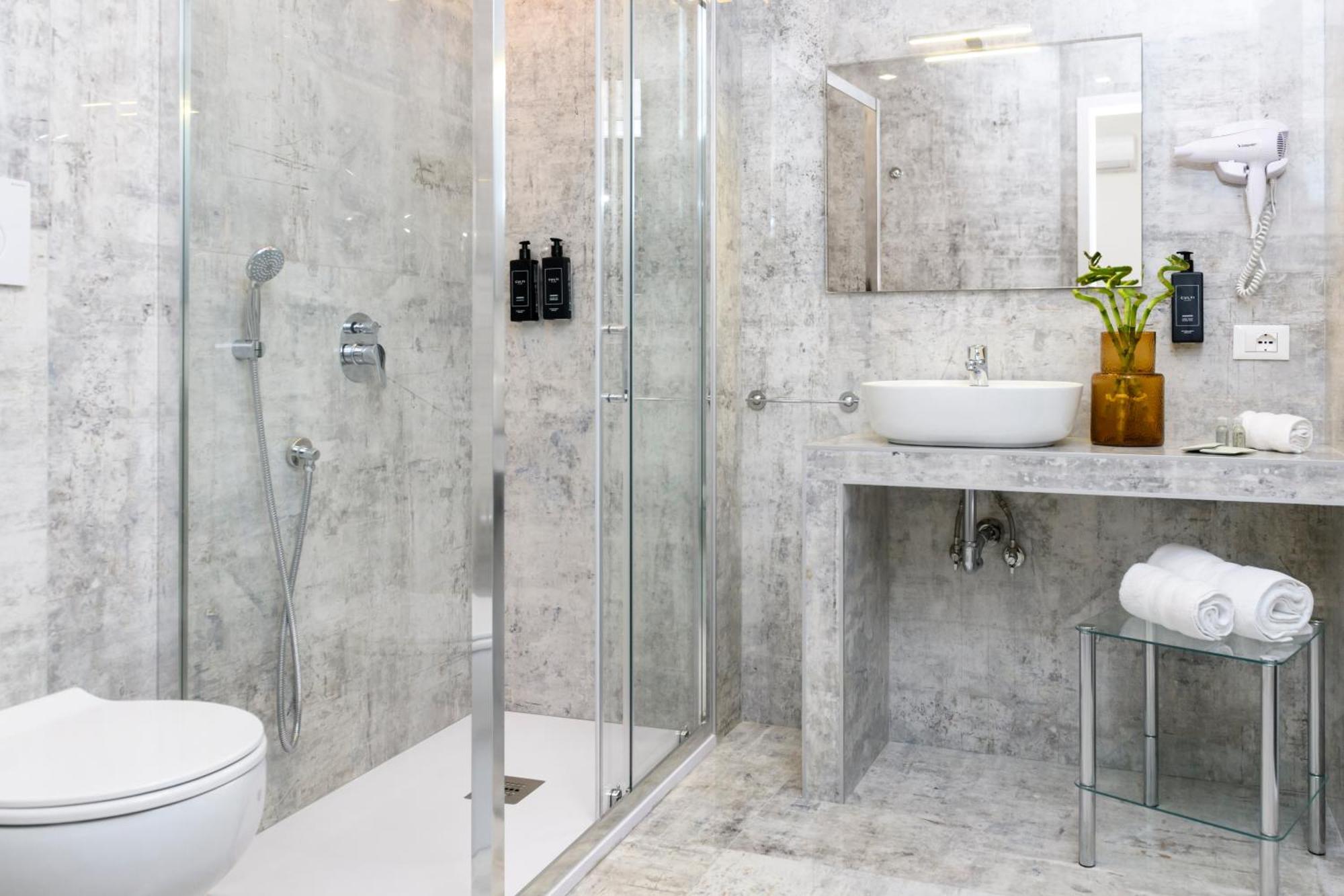 Tolu Relais * Roma