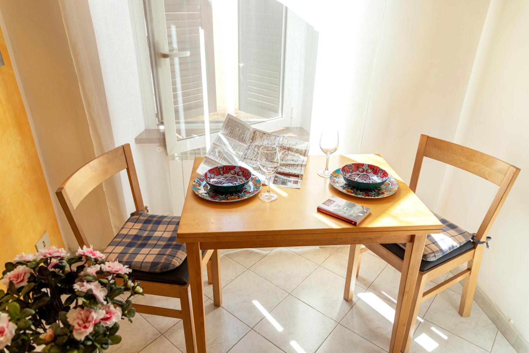 Bright And Cozy In Heart Of Ponte Milvio