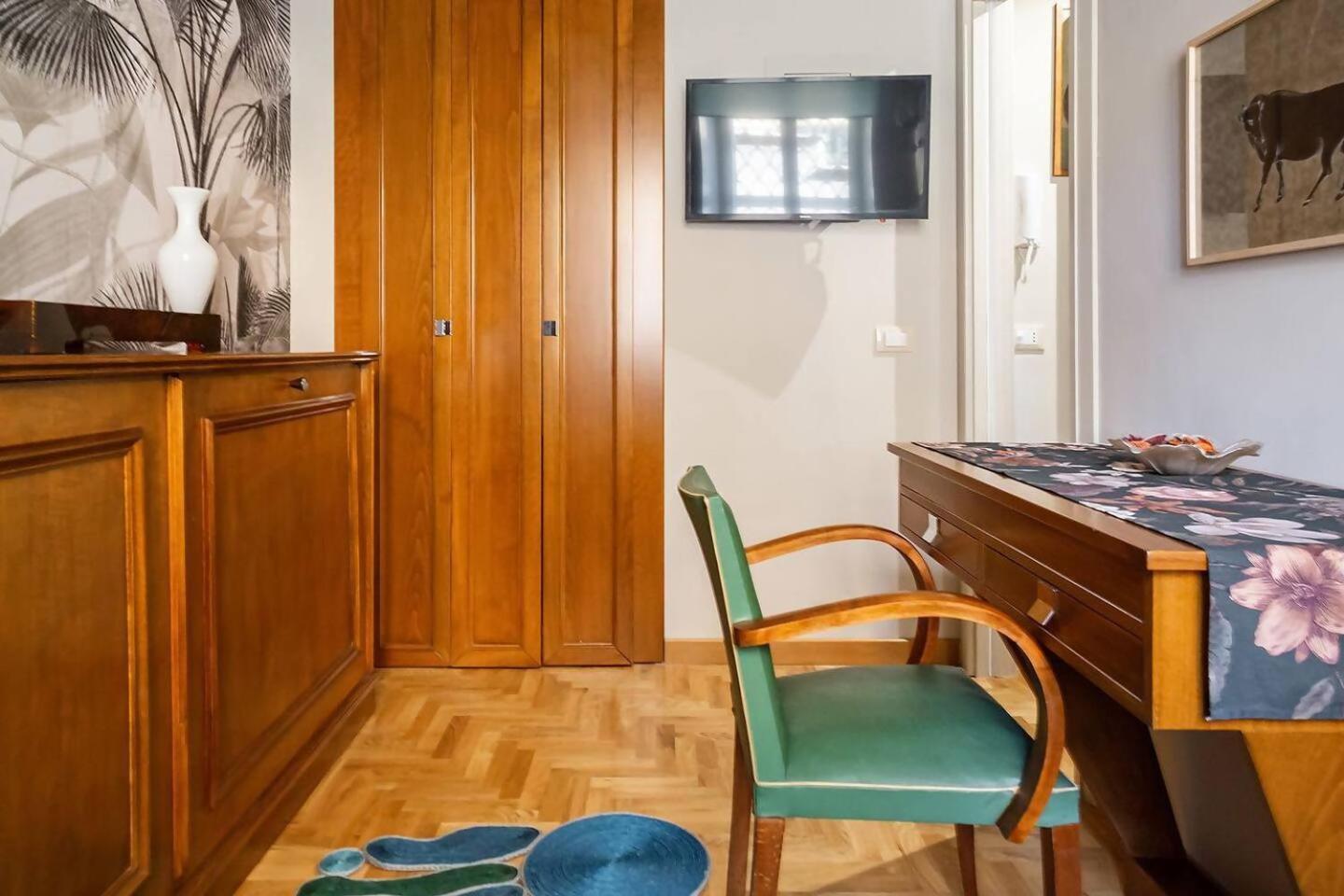 Maison Et Lorangerie Apartment *
