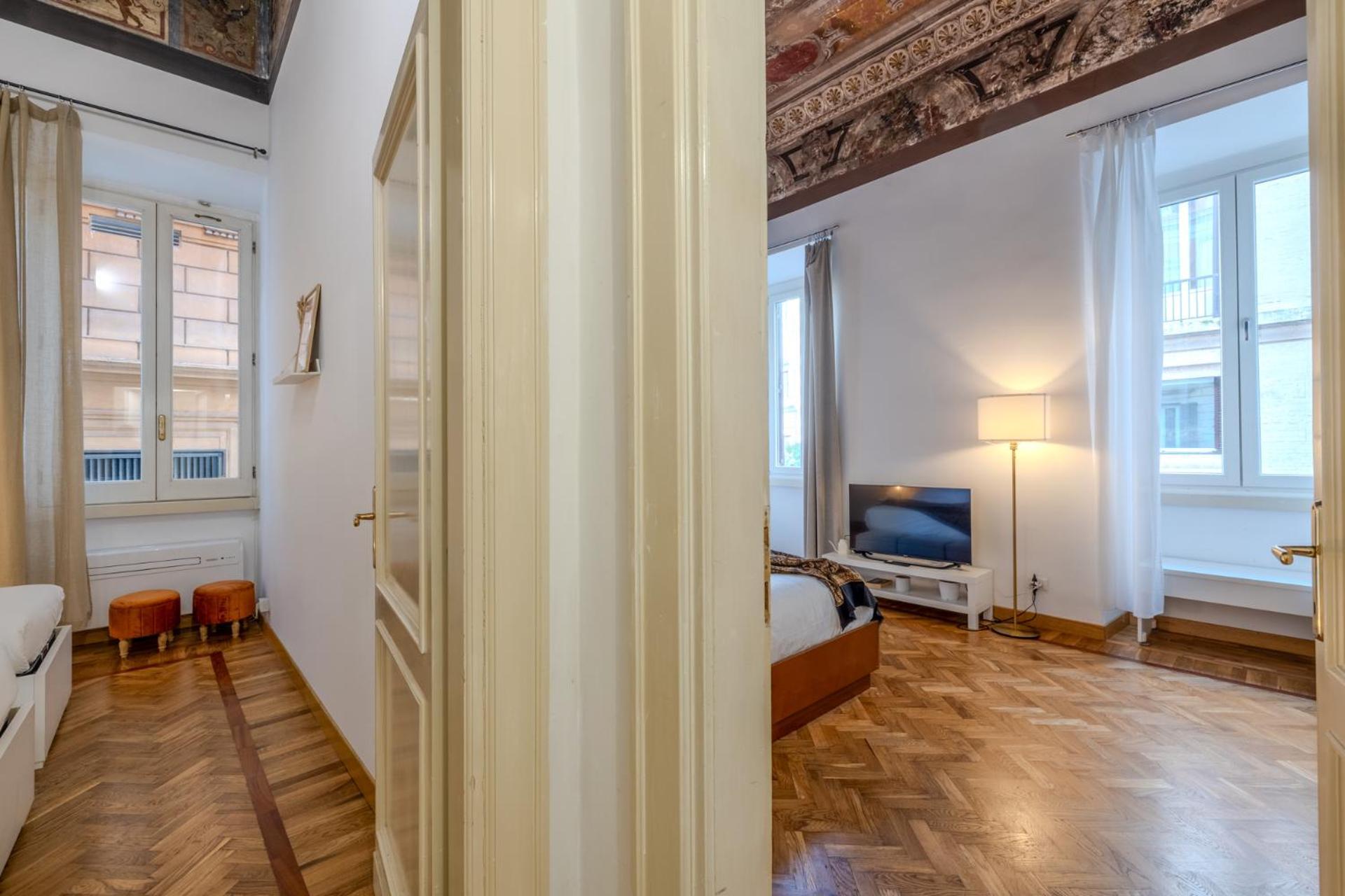 Storico In Zona Barberini Apartamento *