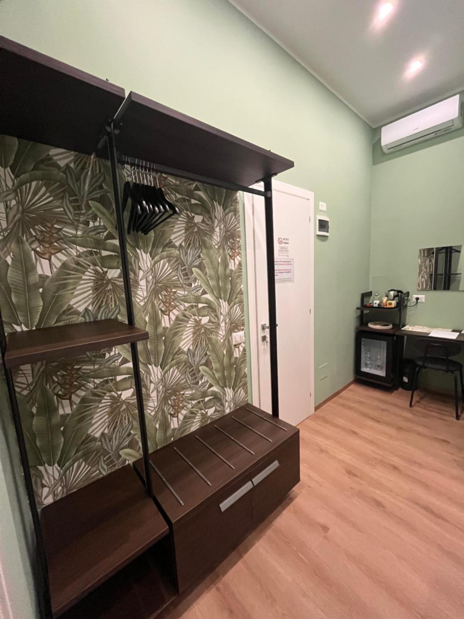 Colosseum Deluxe Guest house