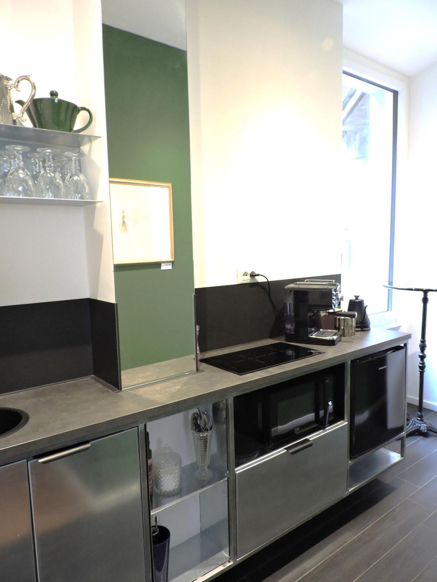Bed & Breakfast Art Lab *
