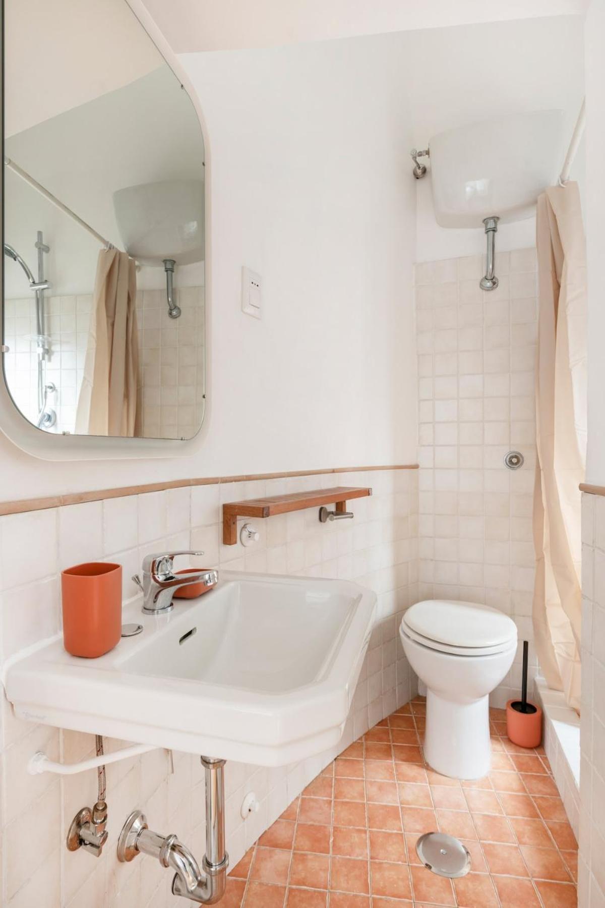 Quiet Retreat In Ancient * Roma