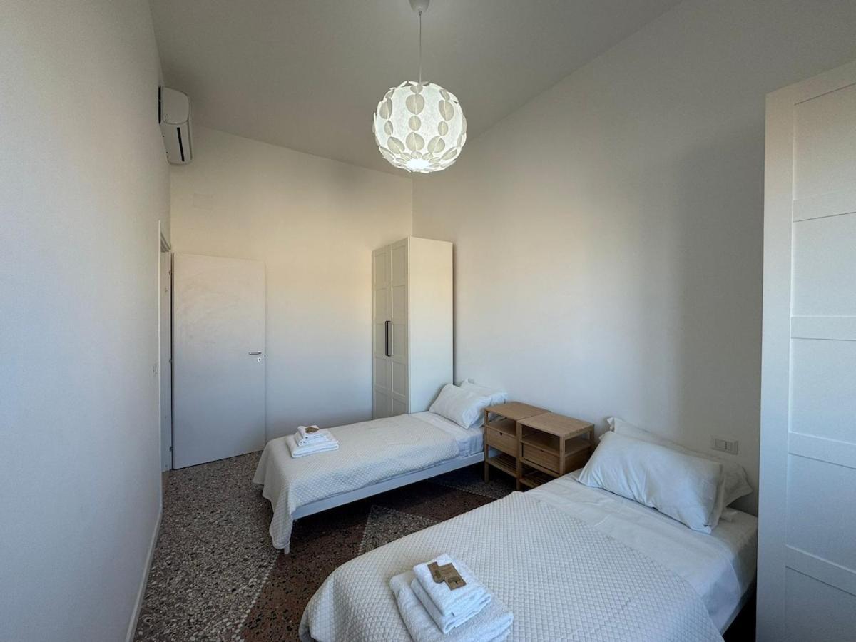 Stylish In Rome's Trendy Hub Apartamento Roma
