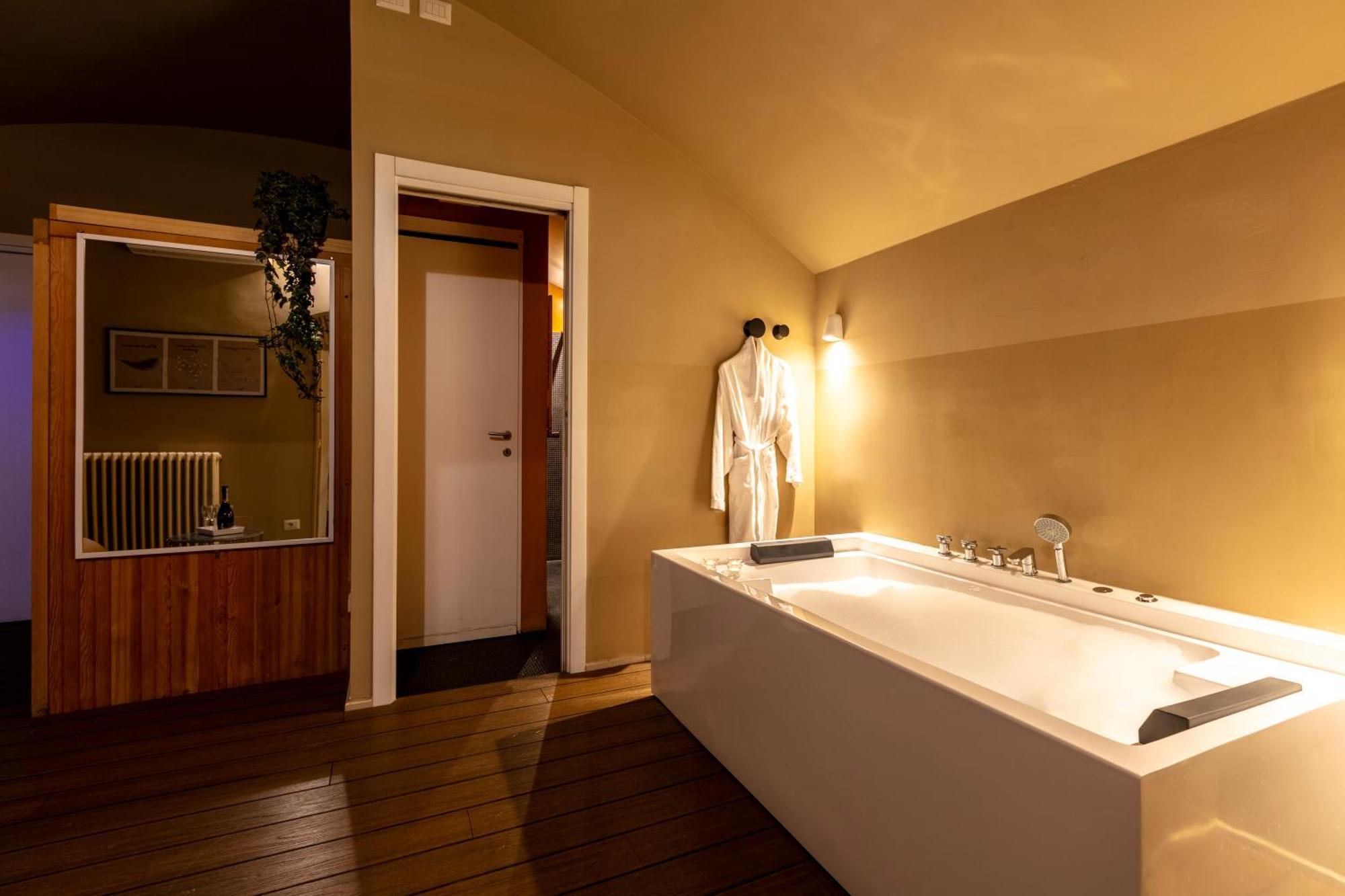 Leilighet Romac Coronari With Gym, Sauna And Garden Roma