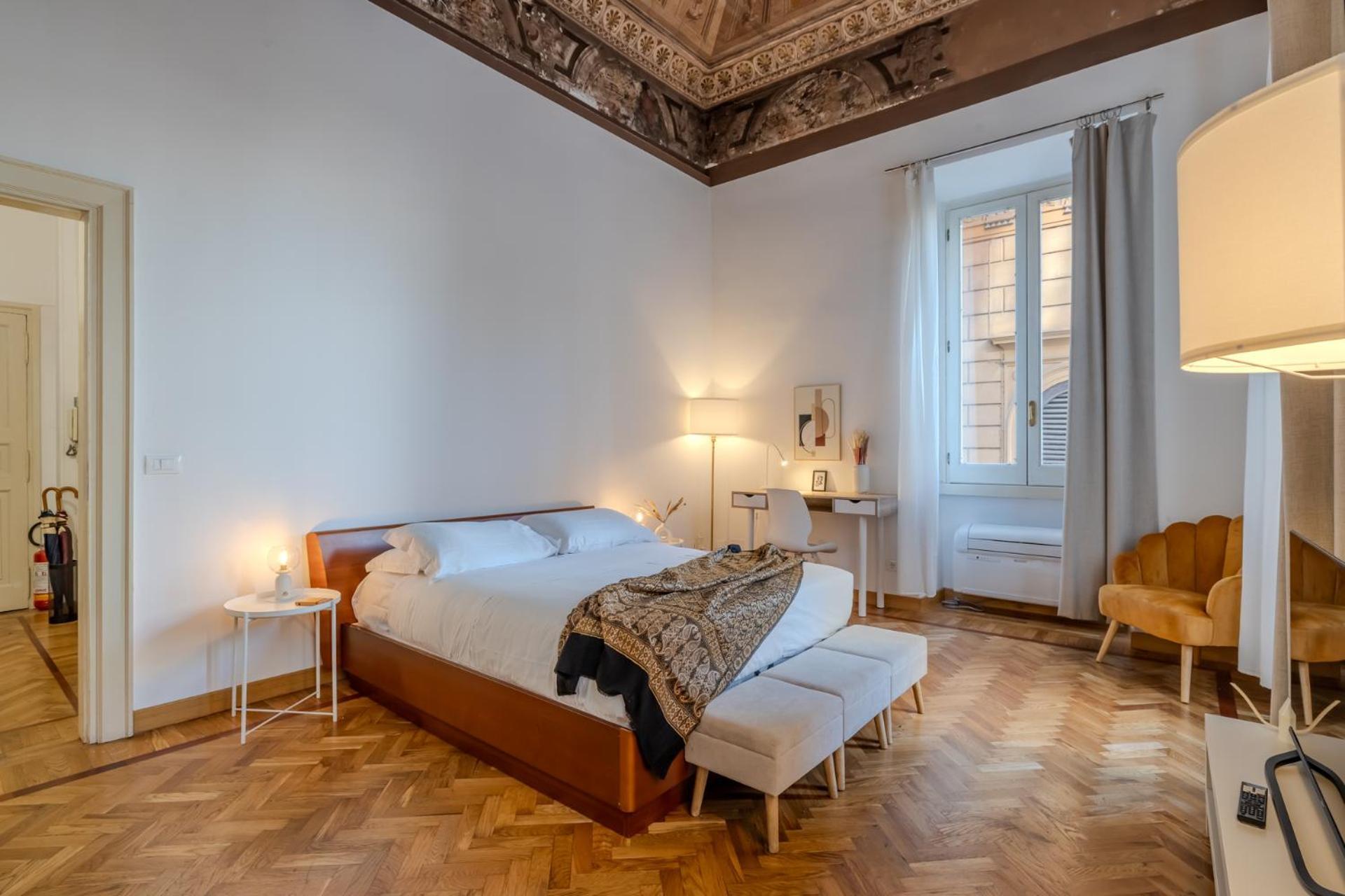 Storico In Zona Barberini Apartamento *