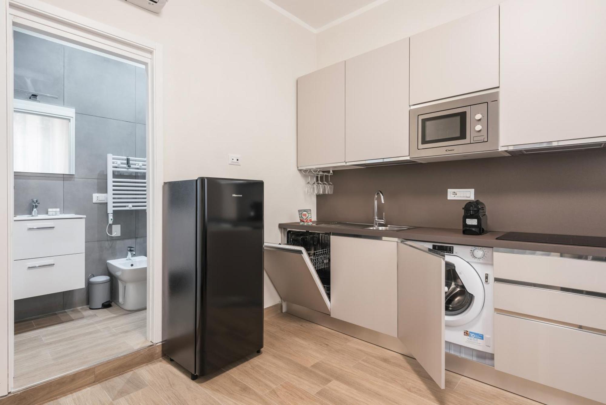 Appartamento C2 Class Apartment, 2 Da Letto Con Giardino In Zona Via Veneto Distante 15 Minuti A Piedi Da Fontana Di Trevi