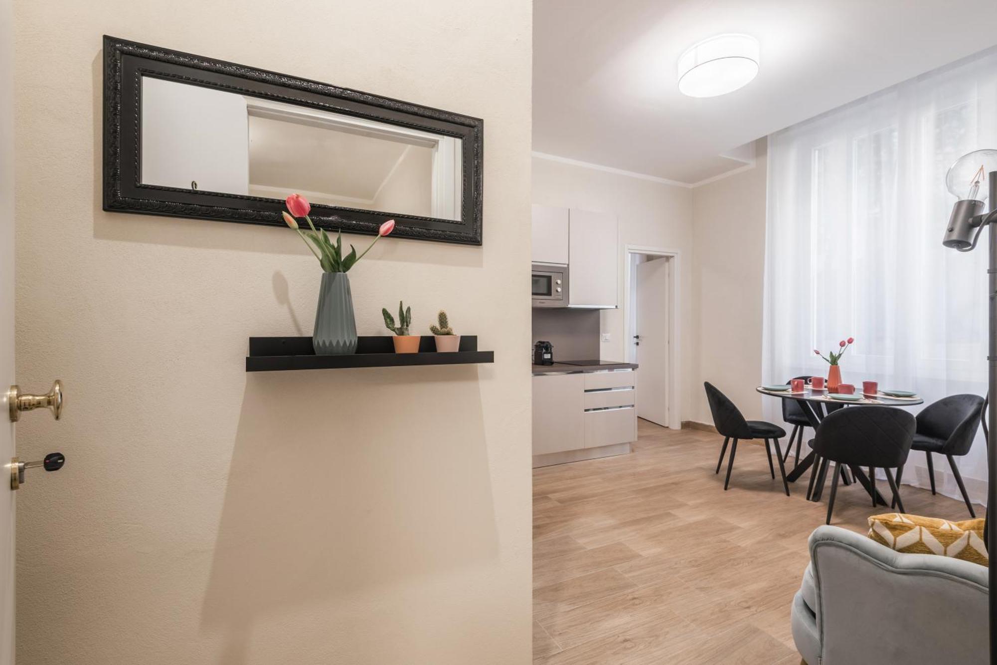 Appartamento C2 Class Apartment, 2 Da Letto Con Giardino In Zona Via Veneto Distante 15 Minuti A Piedi Da Fontana Di Trevi *