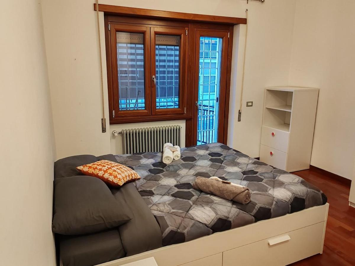For 8 People Near Metro Train Bus Station Tiburtina Apartamento