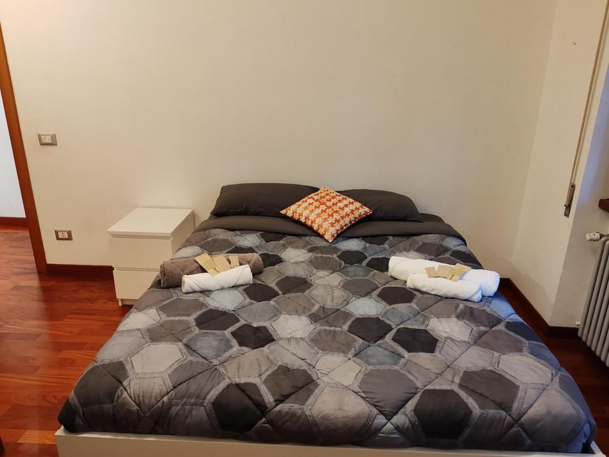 For 8 People Near Metro Train Bus Station Tiburtina Apartamento *