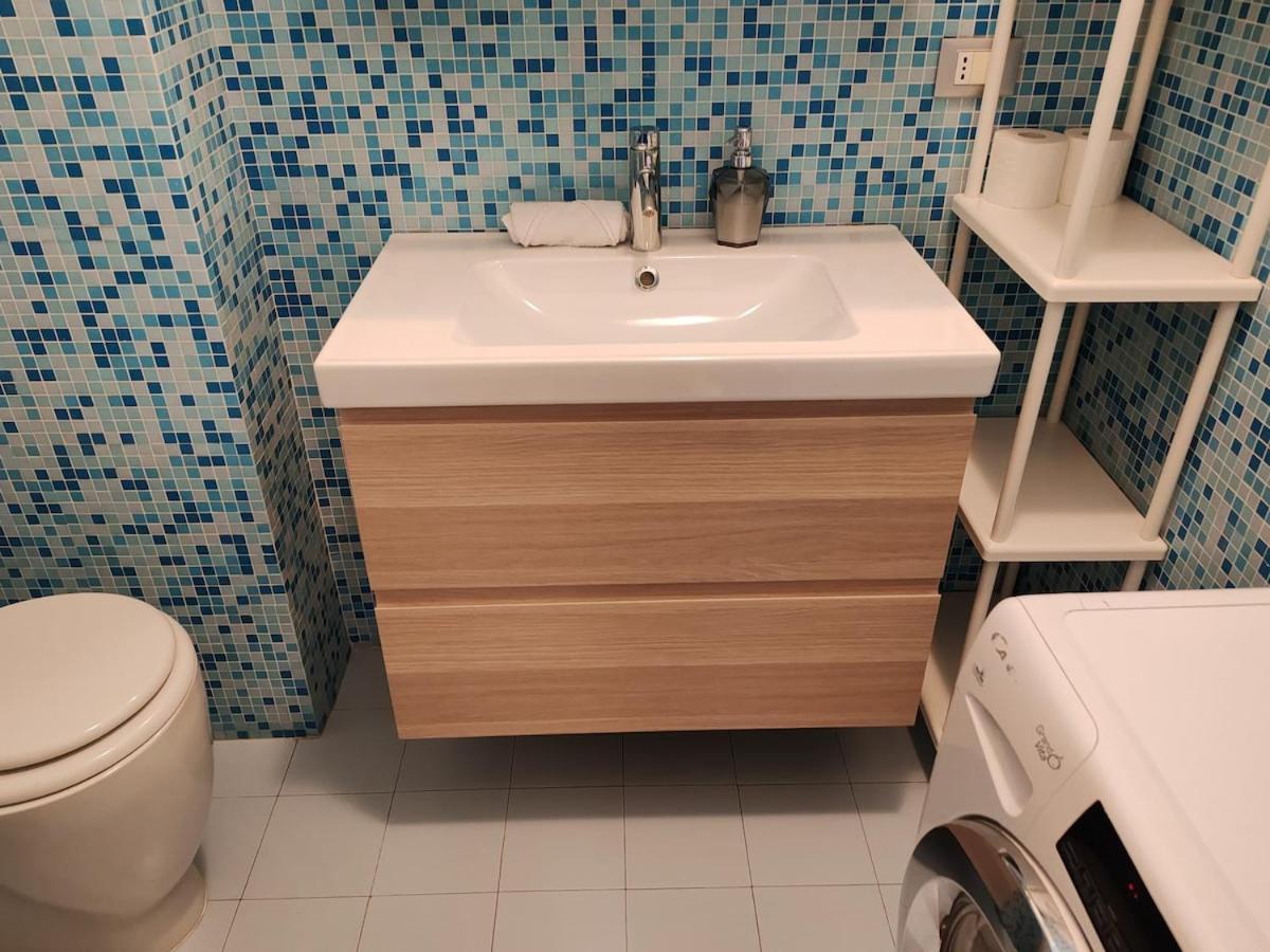 For 8 People Near Metro Train Bus Station Tiburtina Apartamento