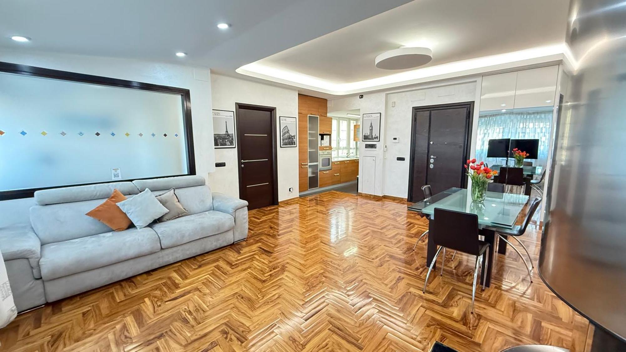Luxury Av
