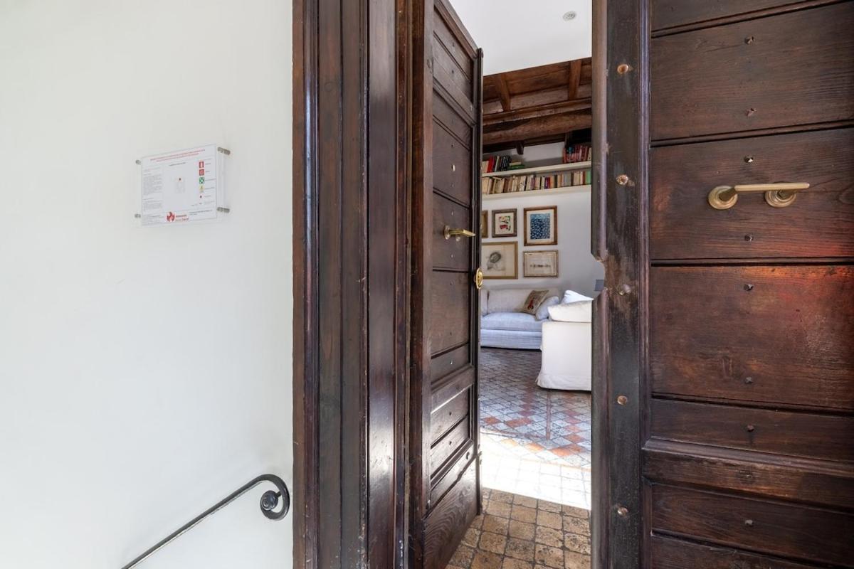 Nostromondo Prestigious 2 Bedrooms Domus In Forum Area Roma