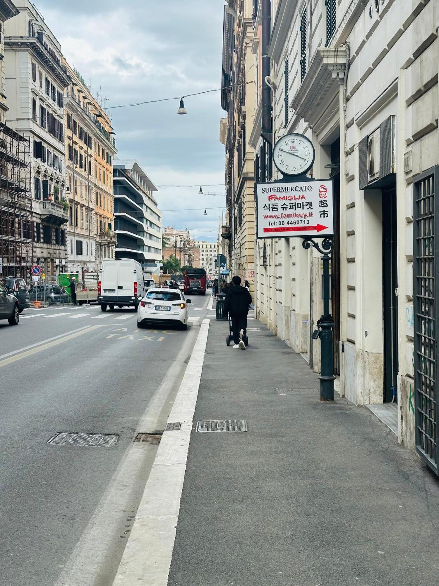Western Termini Pensión *