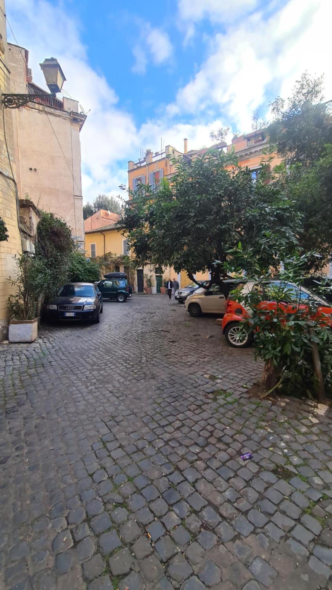 New Trastevere Apartment Rome