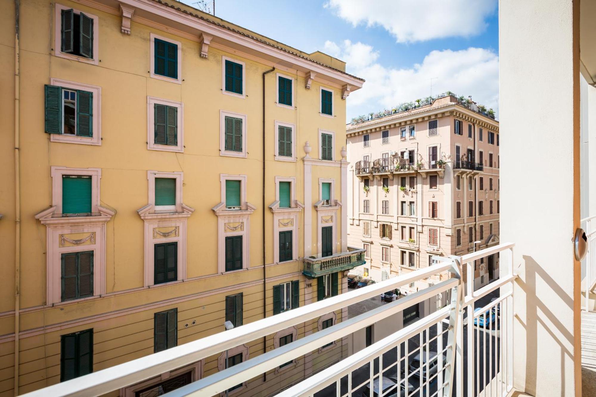 Tropical House Vatican Area * Roma