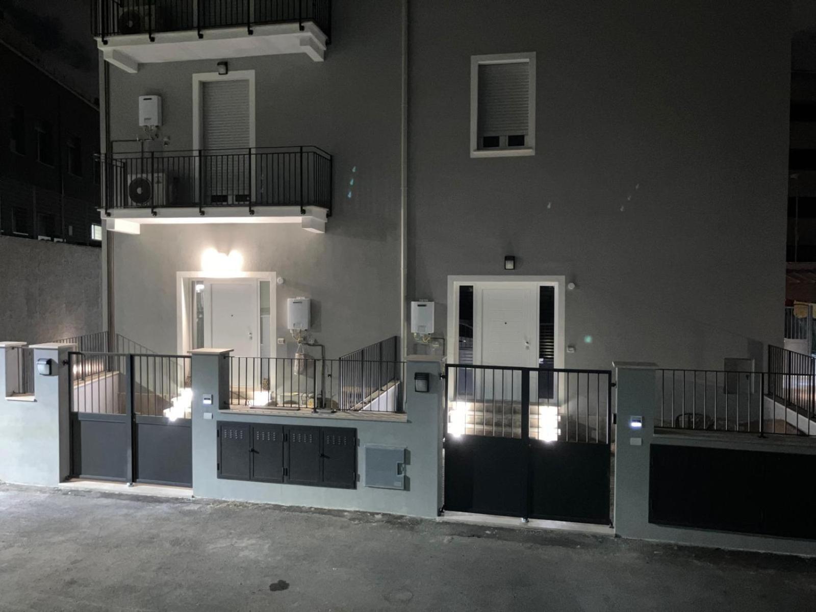 Rebibbia Guest Art Metro B Apartment *