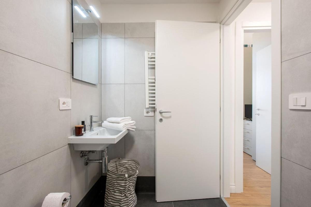 Urban Oasis With Balcony And Free Private Parking Roma