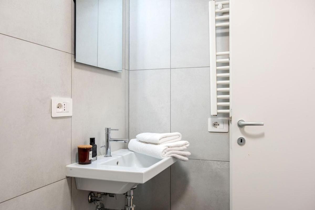 Appartamento Urban Oasis With Balcony And Free Private Parking Roma