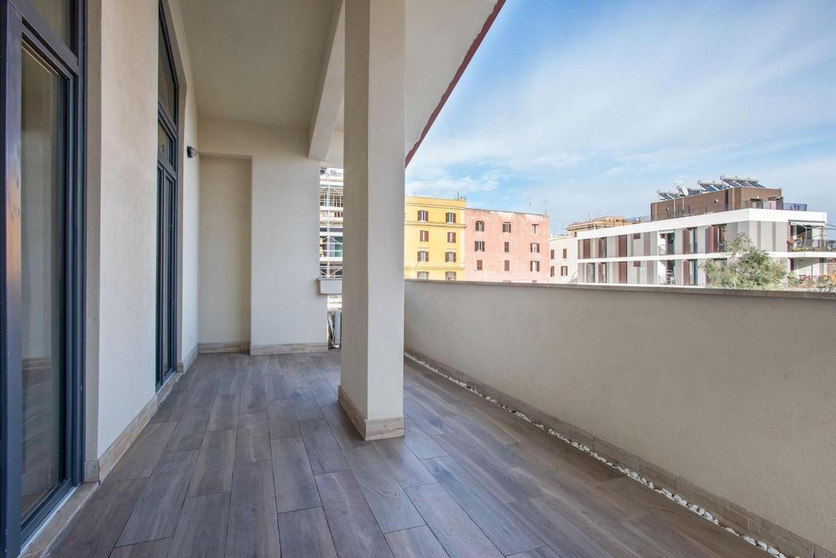 Urban Oasis With Balcony And Free Private Parking Roma