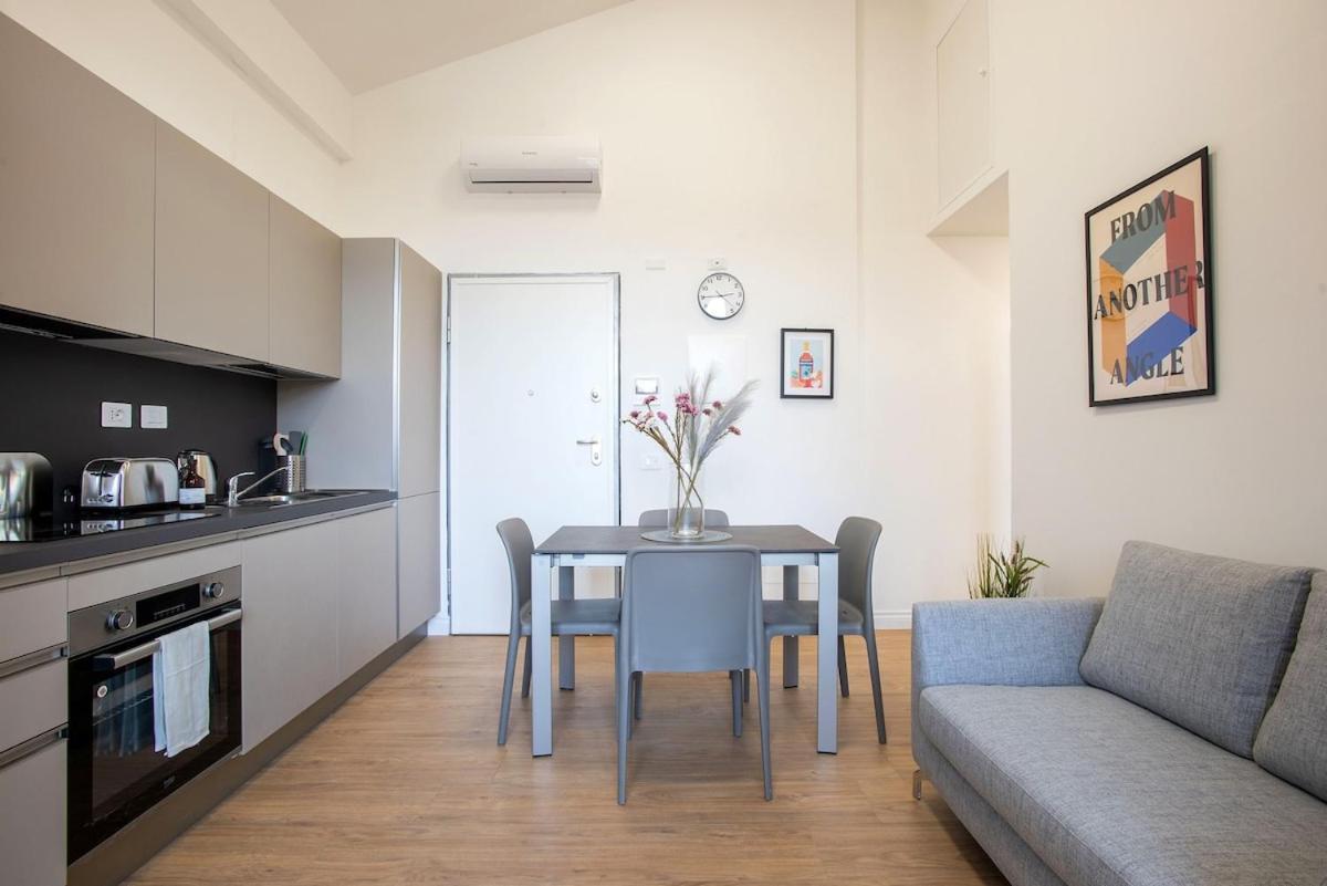 Urban Oasis With Balcony And Free Private Parking Appartamento