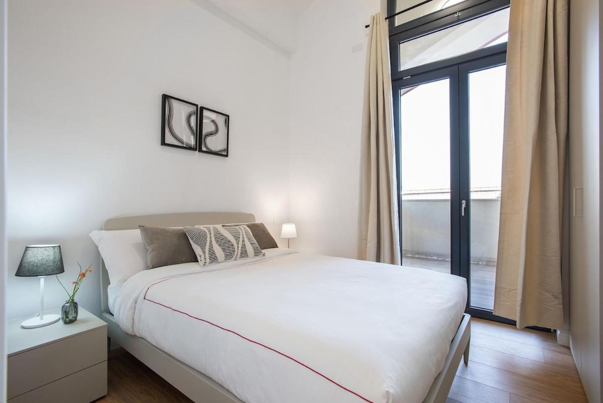 Urban Oasis With Balcony And Free Private Parking Appartamento