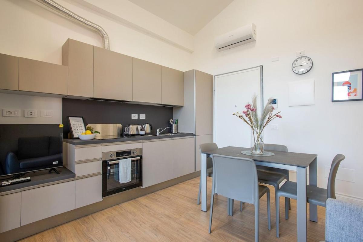 Urban Oasis With Balcony And Free Private Parking Appartamento *
