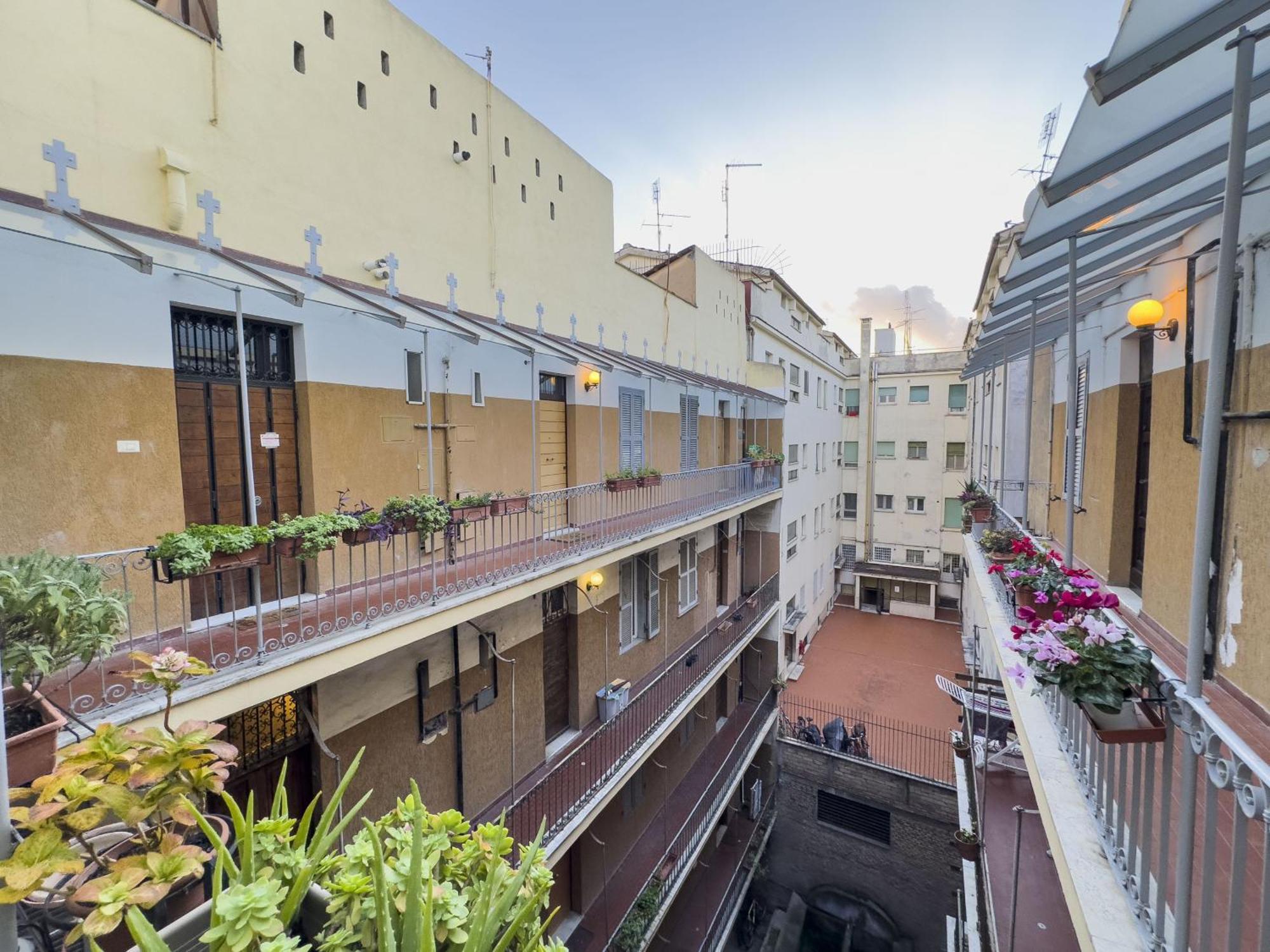 Eclectic In Trendy San Lorenzo * Roma
