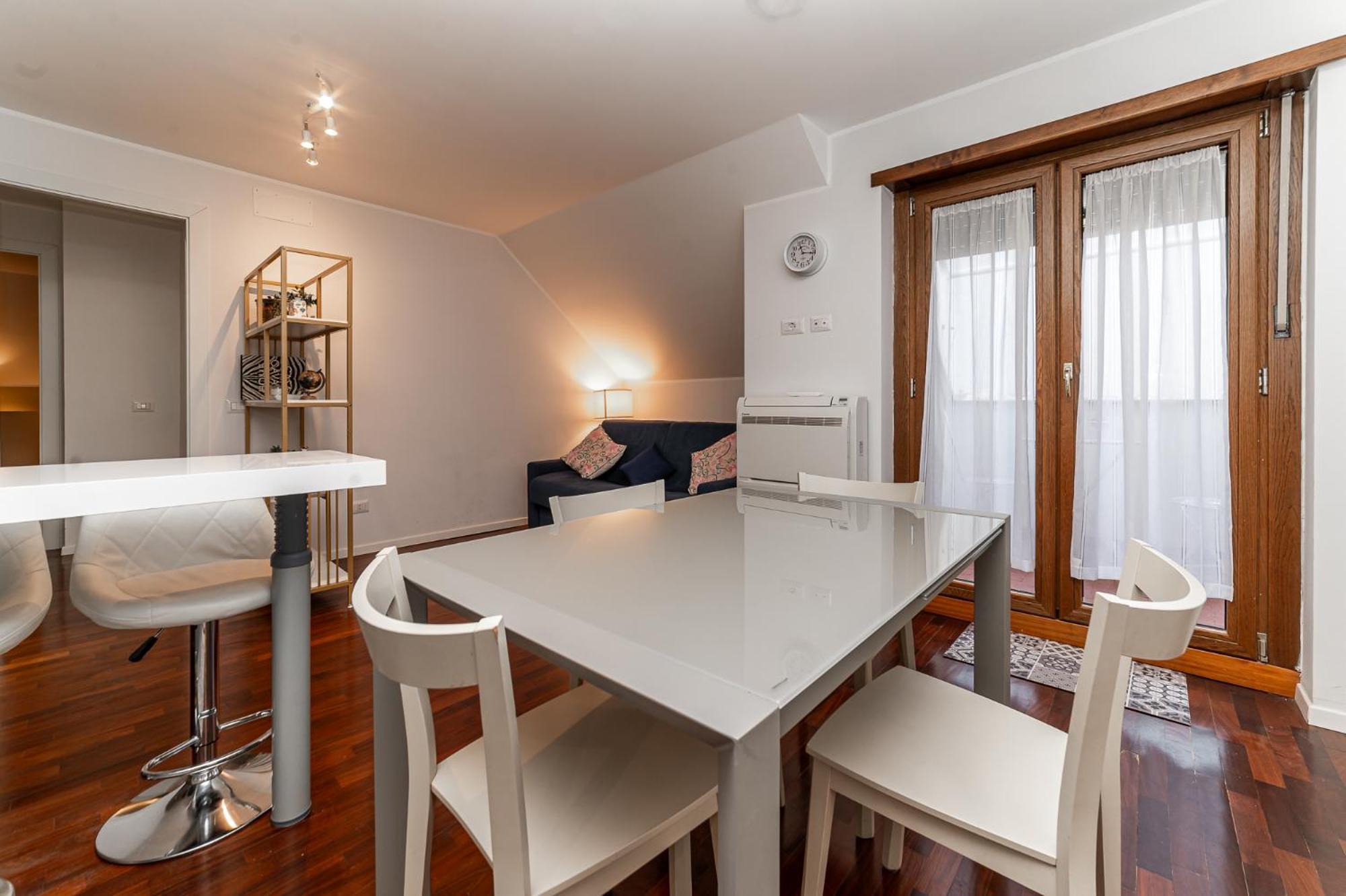 Elegant Penthouse - Metro Conca D'oro & Terrace Apartamento *