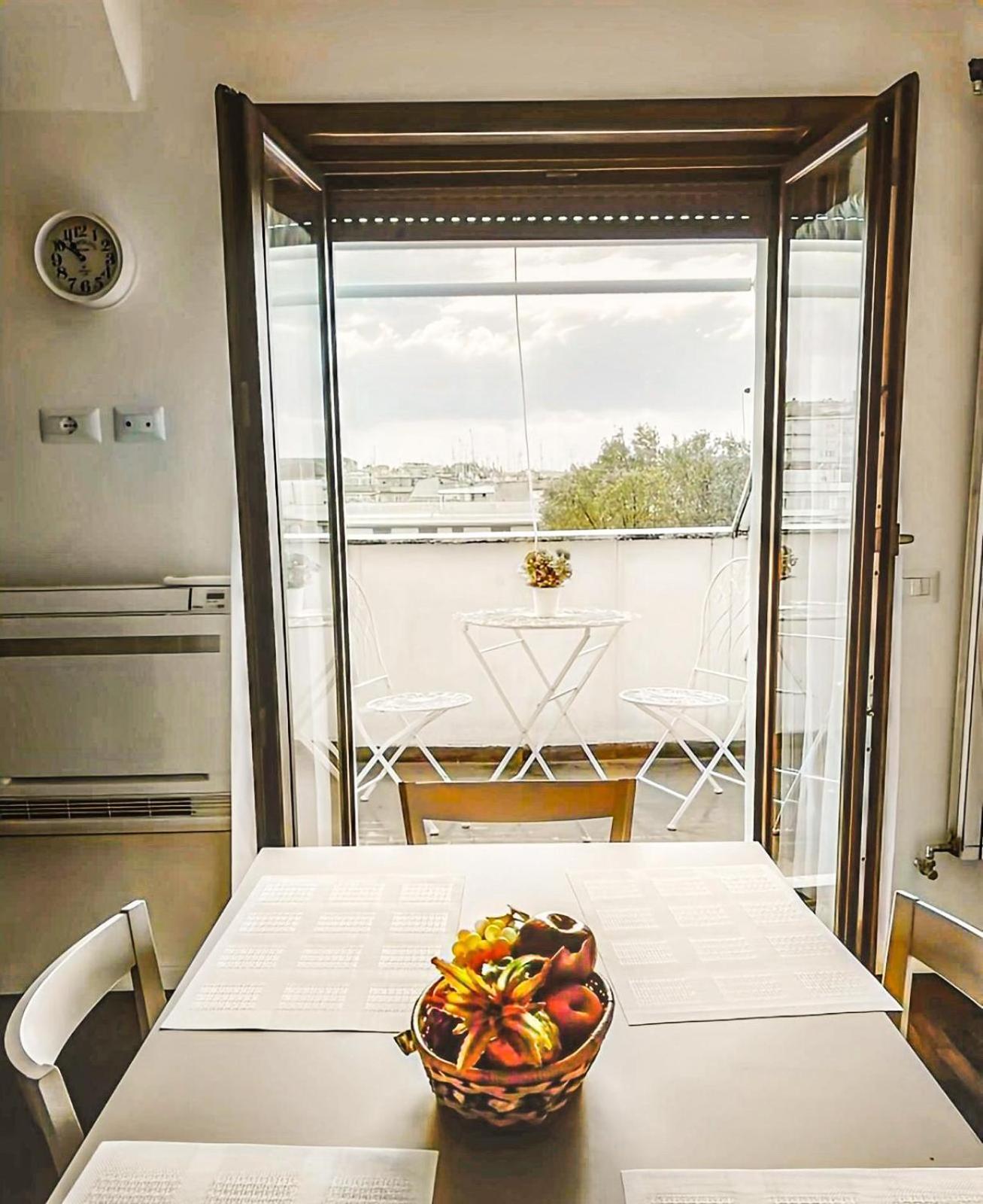 Elegant Penthouse - Metro Conca D'oro & Terrace Apartamento