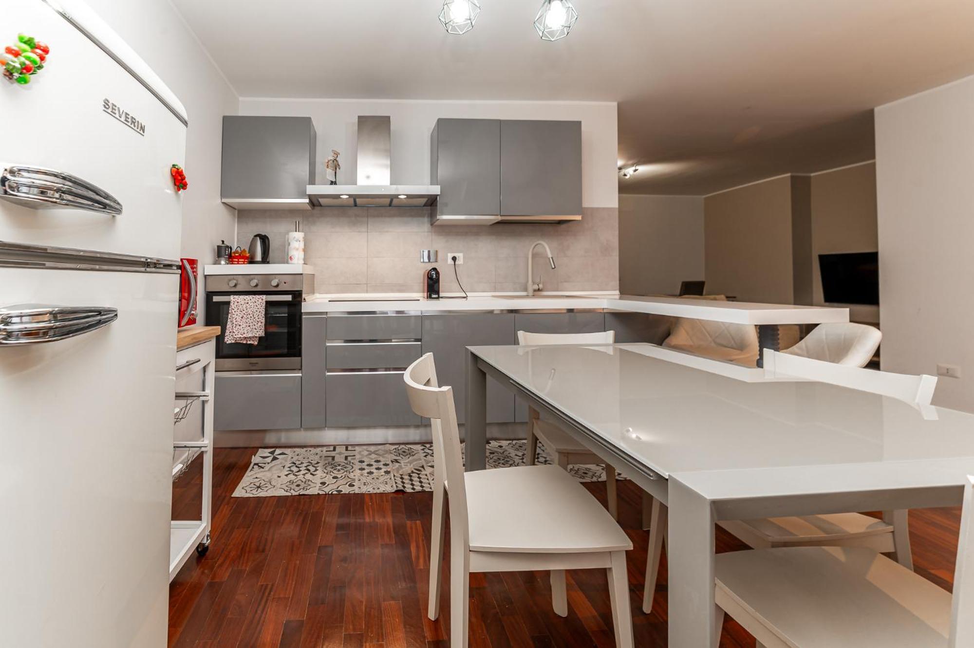 Apartamento Elegant Penthouse - Metro Conca D'oro & Terrace *