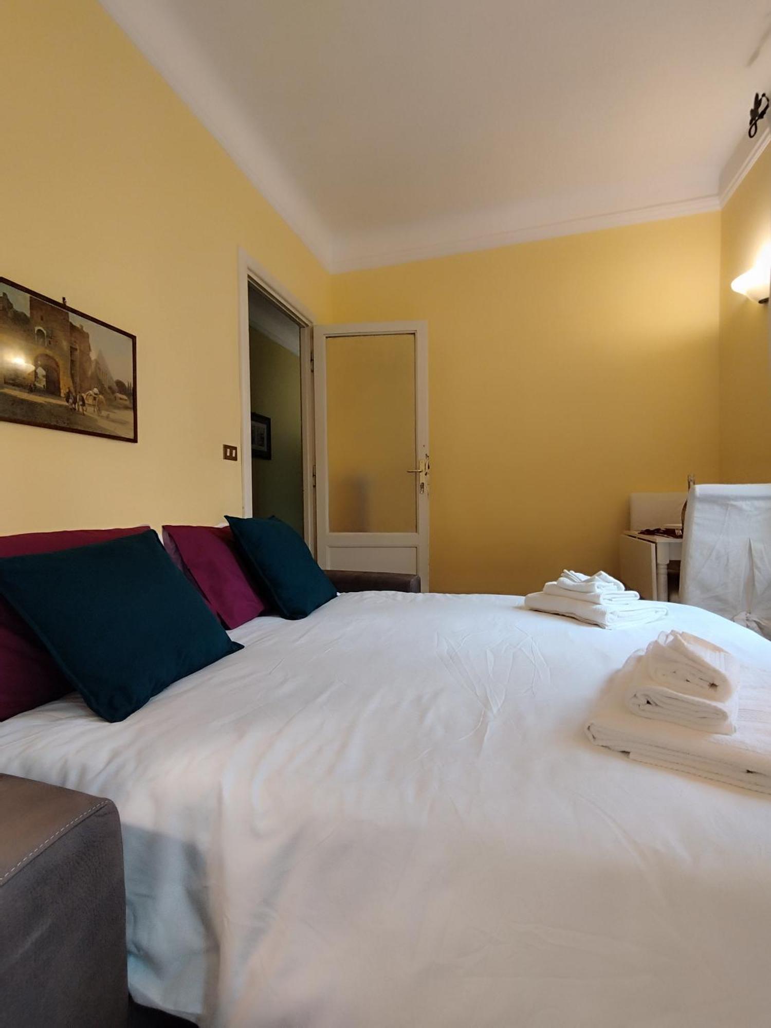 Vatican House Entire Two Bedrooms 2 Wi Fi A Portable One Appartamento Roma